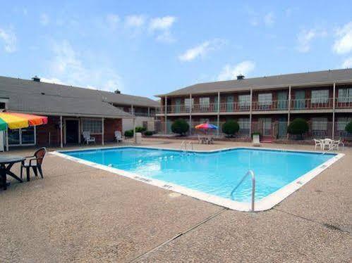 Americas Best Value Inn And Suites North Farmers Branch Exterior foto